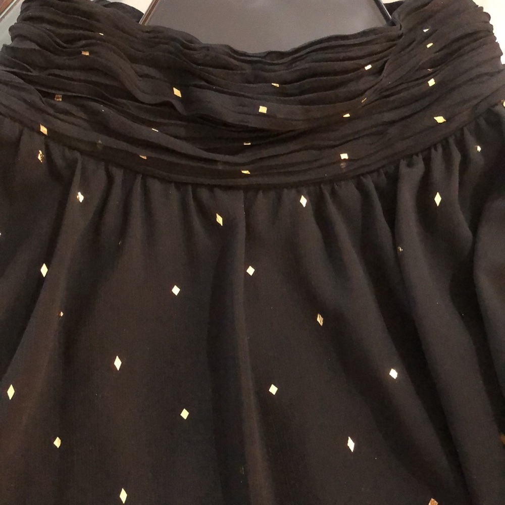 VINCE CAMUTO DRESSY BLACK & GOLD TOP NWT sz L
